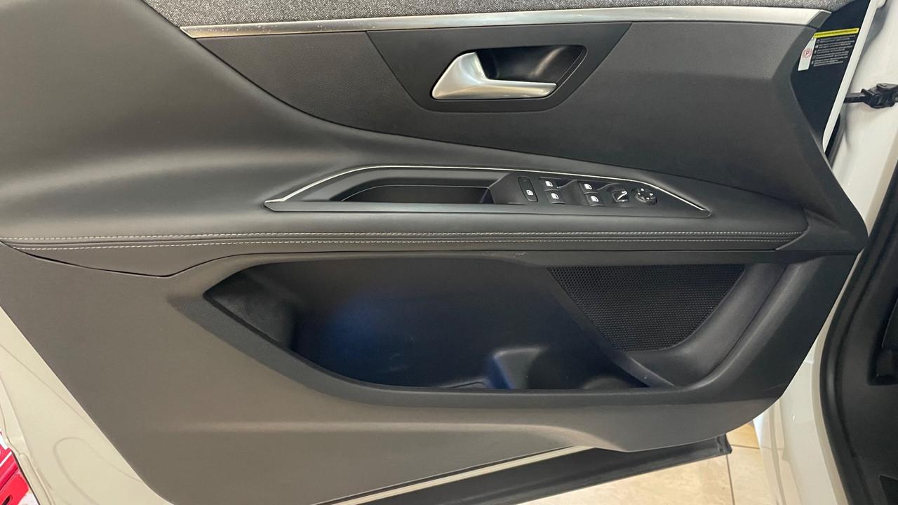 Peugeot 3008 BlueHDi 120 EAT6 S&S Allure