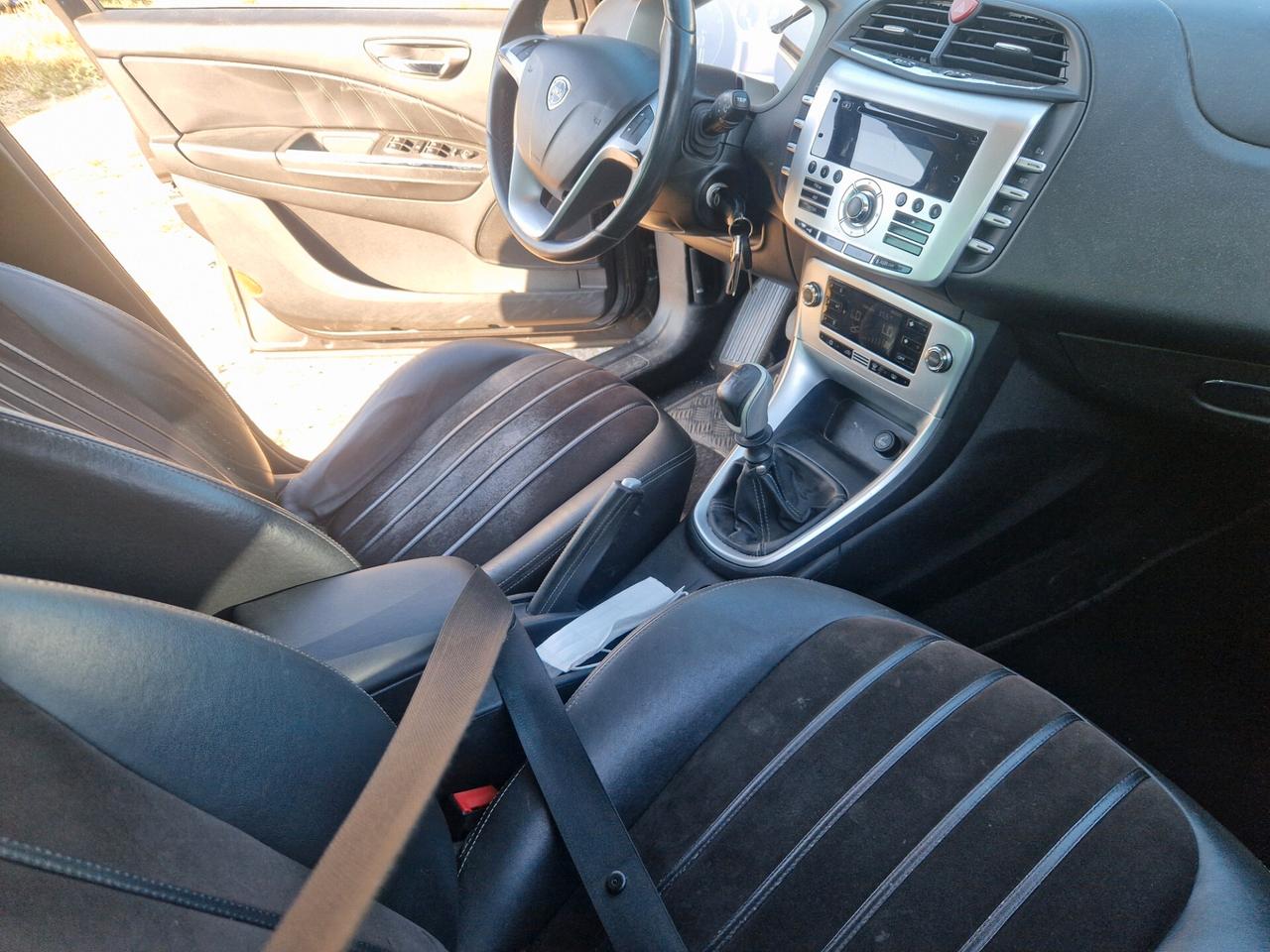 Lancia Delta 1.4 T-Jet 120 CV Oro