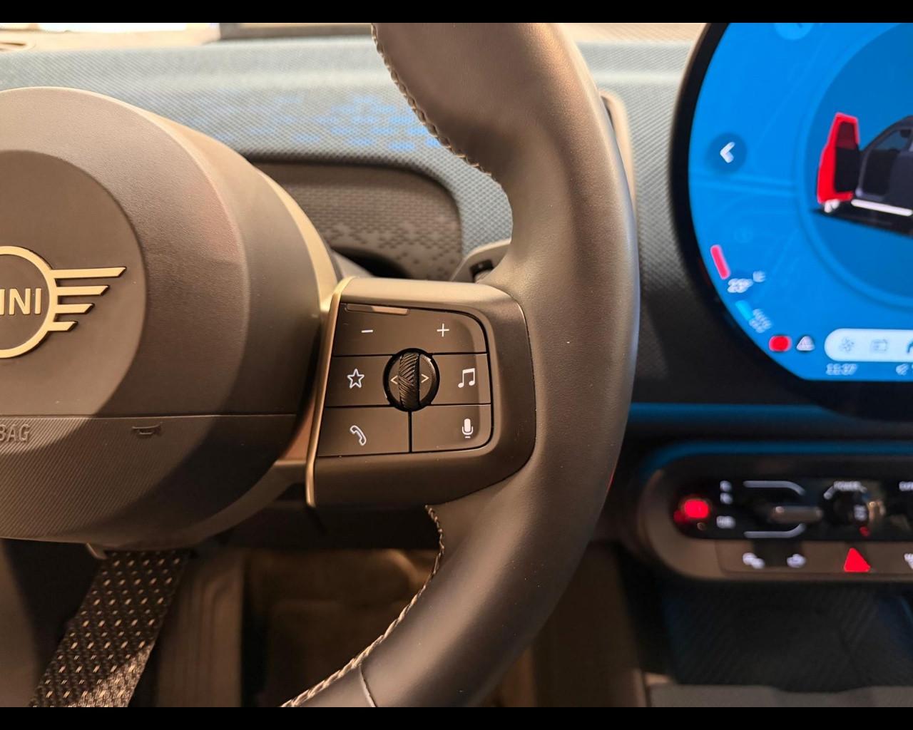 MINI Mini Countrym.(U25) - Mini E Favoured Countryman