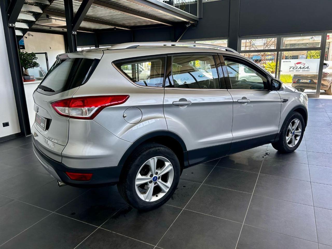 Ford Kuga 2.0 TDCI 140 CV 2WD Titanium