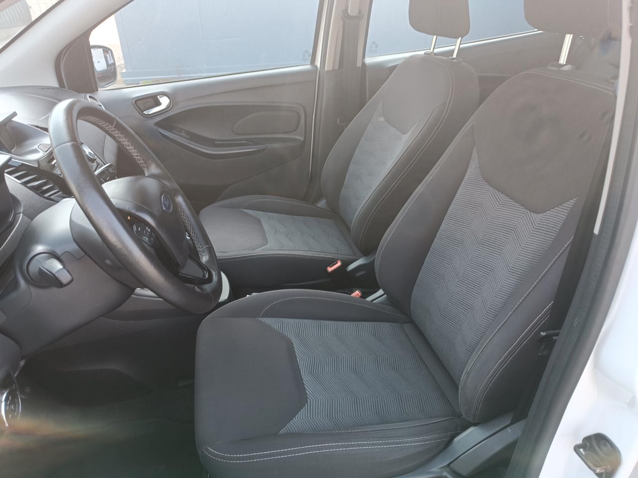 Ford Ka 1.2 Ti-VCT 85CV Black & White -----KM 86000-------