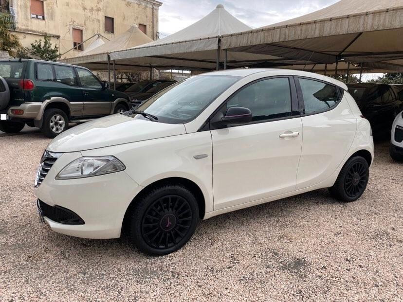 Lancia Ypsilon 1.2 69 CV 5 porte Elefantino