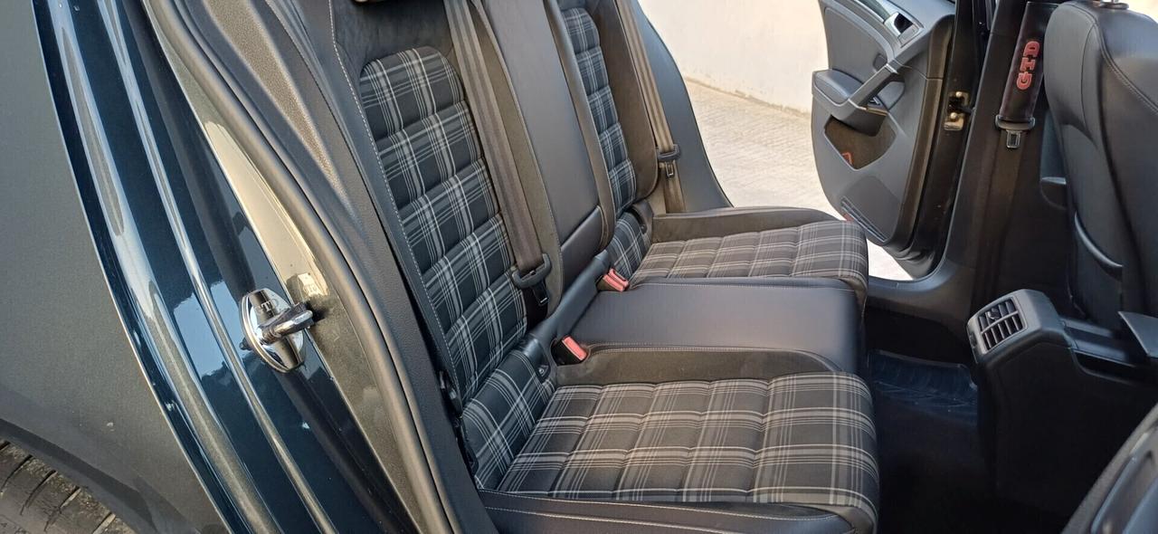 Volkswagen Golf GTD 2.0 TDI DSG
