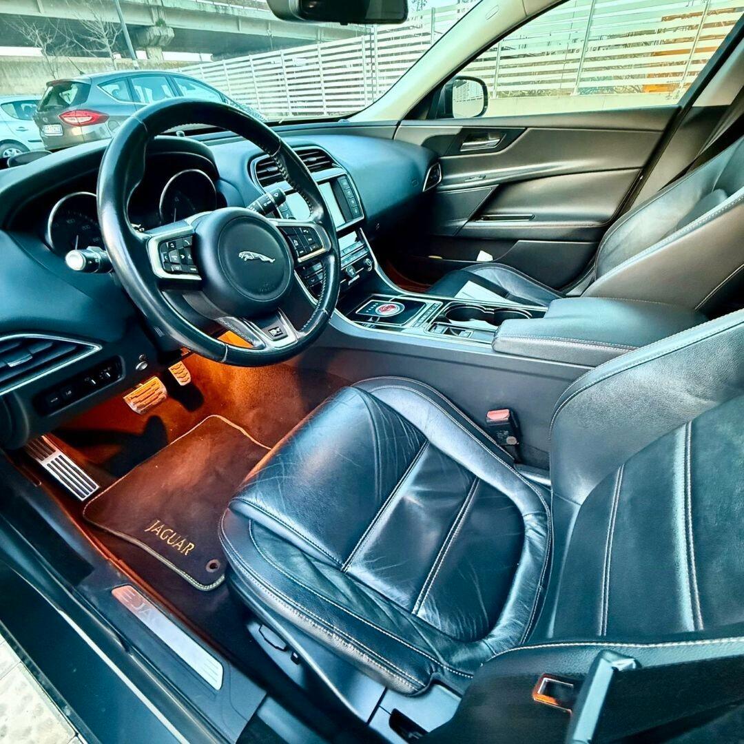 Jaguar XE 2.0 D Turbo aut. Pure **GARANZIA MOTORE**