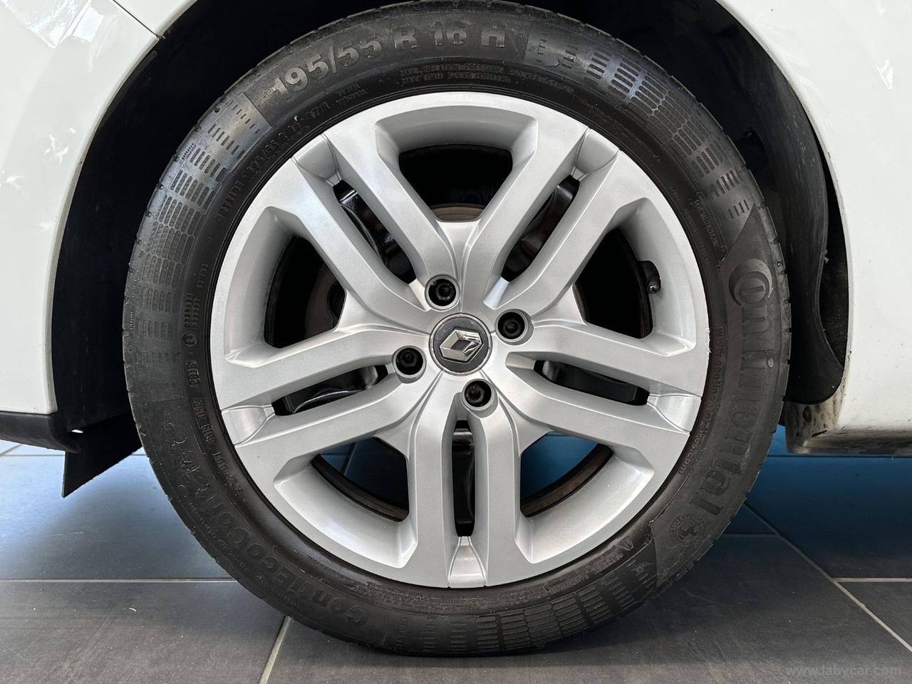 RENAULT Clio Sporter 1.2 75 CV Duel2
