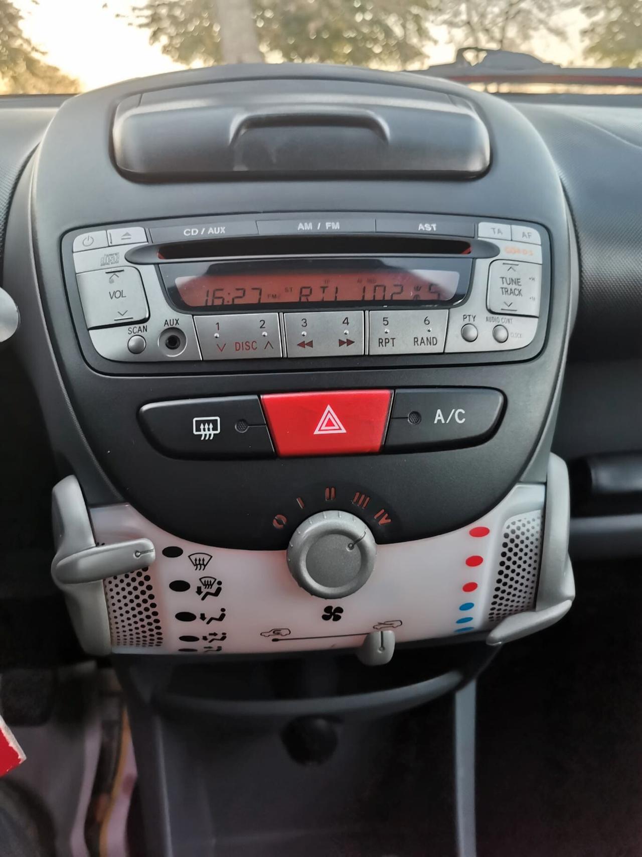 Toyota Aygo 1.0 12V VVT-i 5P. SOL MMT solo km109000