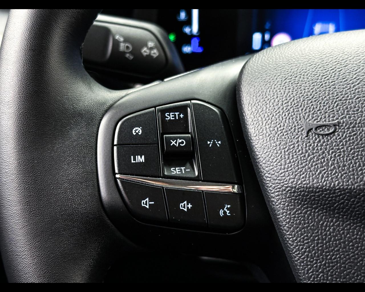 FORD Tourneo Courier 2ªs - Tourneo Courier 1.0 EcoBoost Titanium