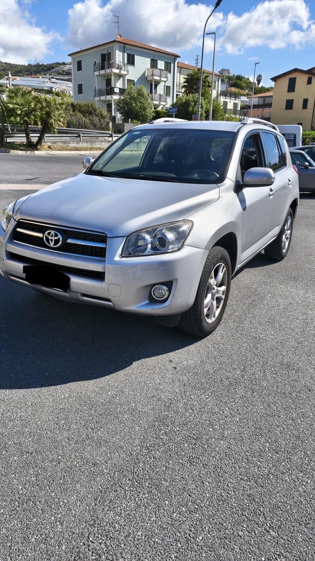 Toyota RAV 4 RAV4 Crossover 2.2 D-4D 150 CV DPF Luxury