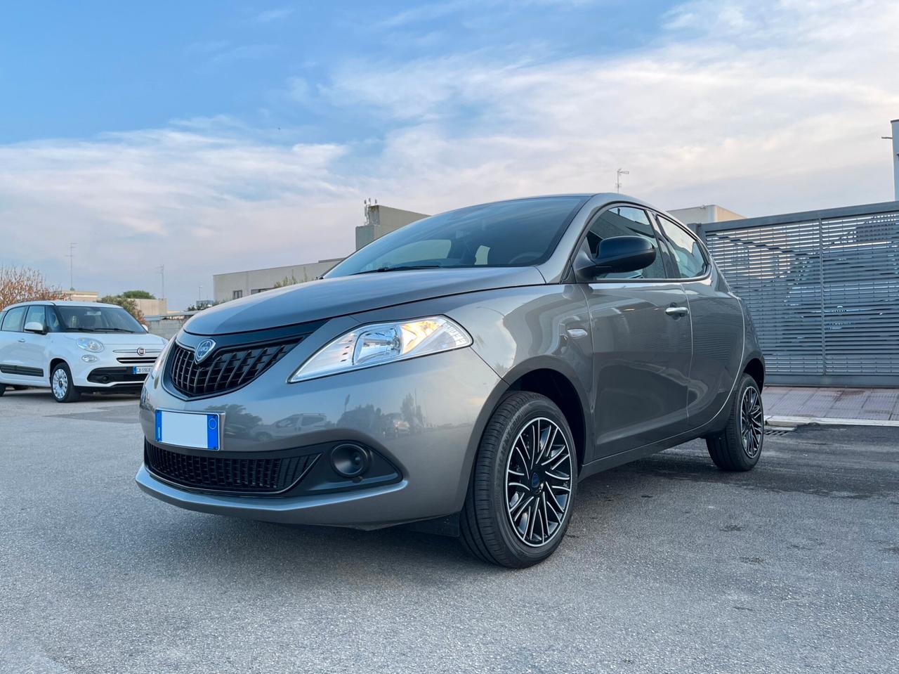 Lancia Ypsilon 1.0 FireFly 5 porte S&S Hybrid Oro Km0