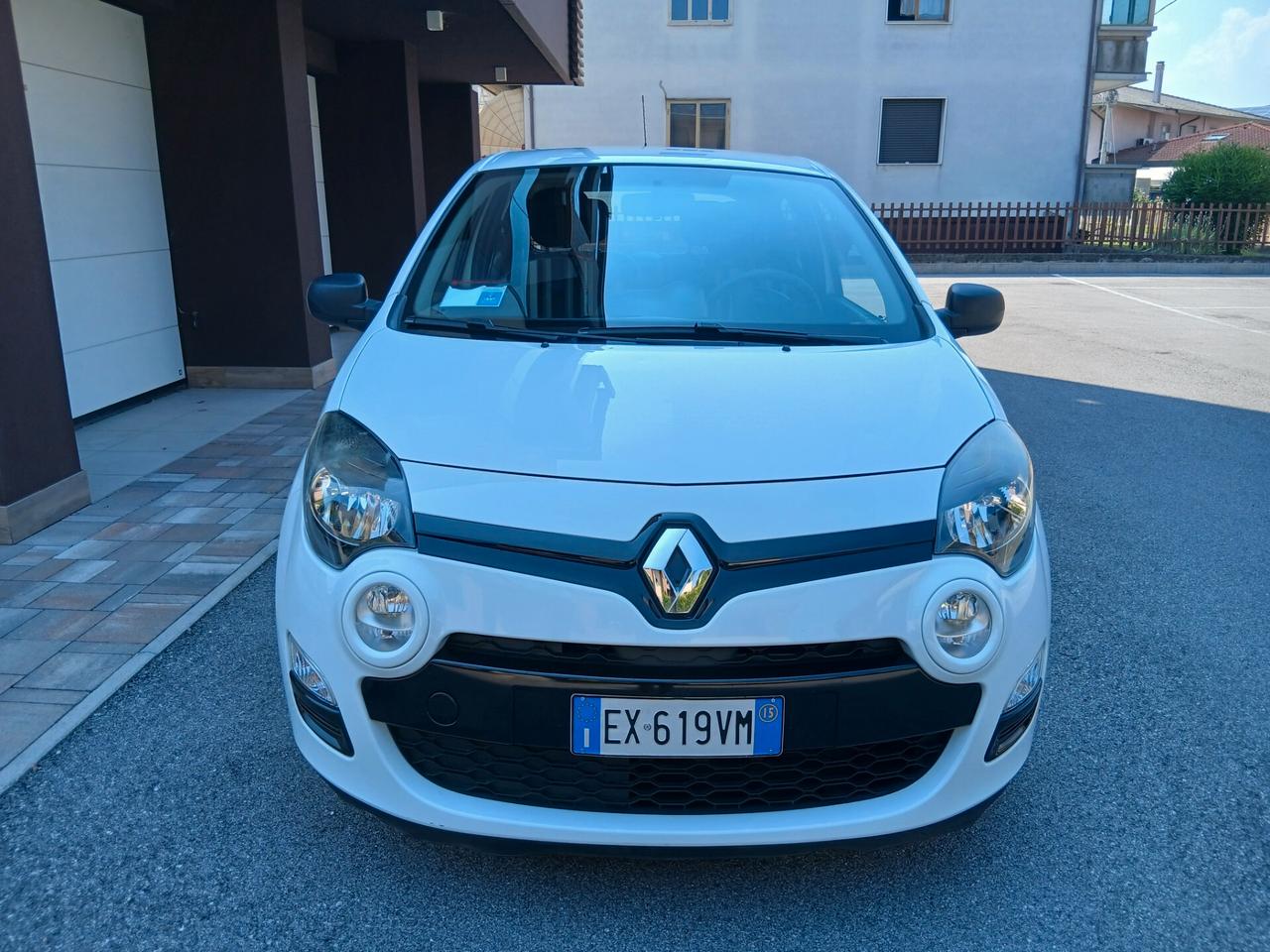 Renault Twingo 1.2 night & day unico prop tua a € 158 mese