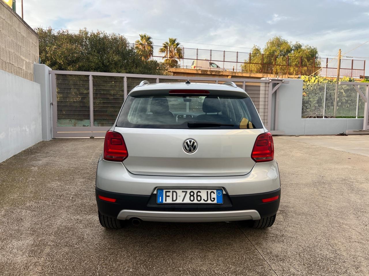 Volkswagen Polo Cross 1.4 TDI DSG | 2016