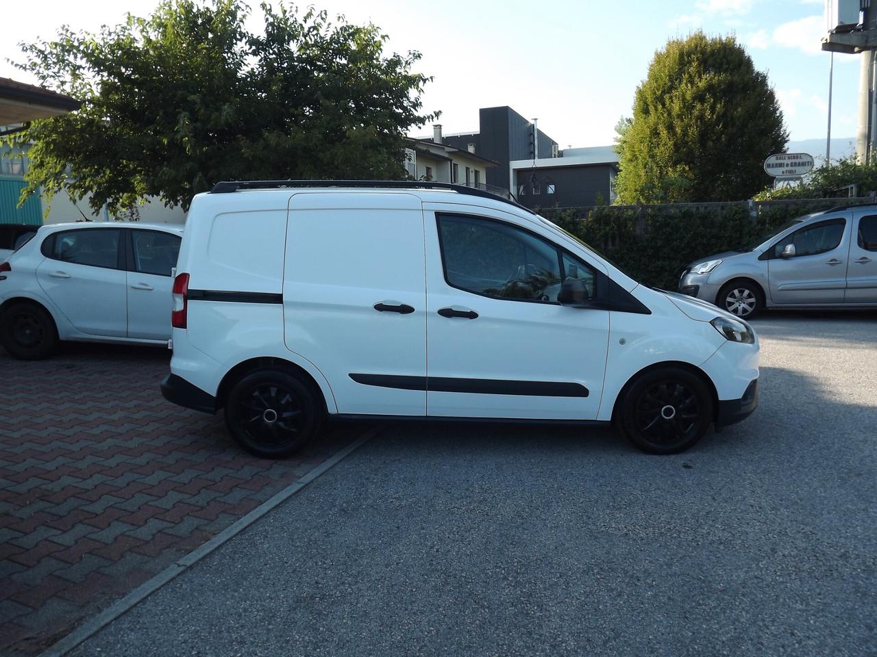 FORD TRANSIT COURIER