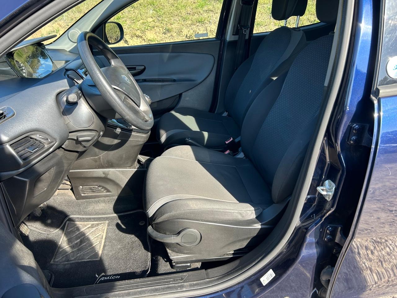 Lancia Ypsilon 1.2 69 CV 5 porte GPL Ecochic Silver neopatentati