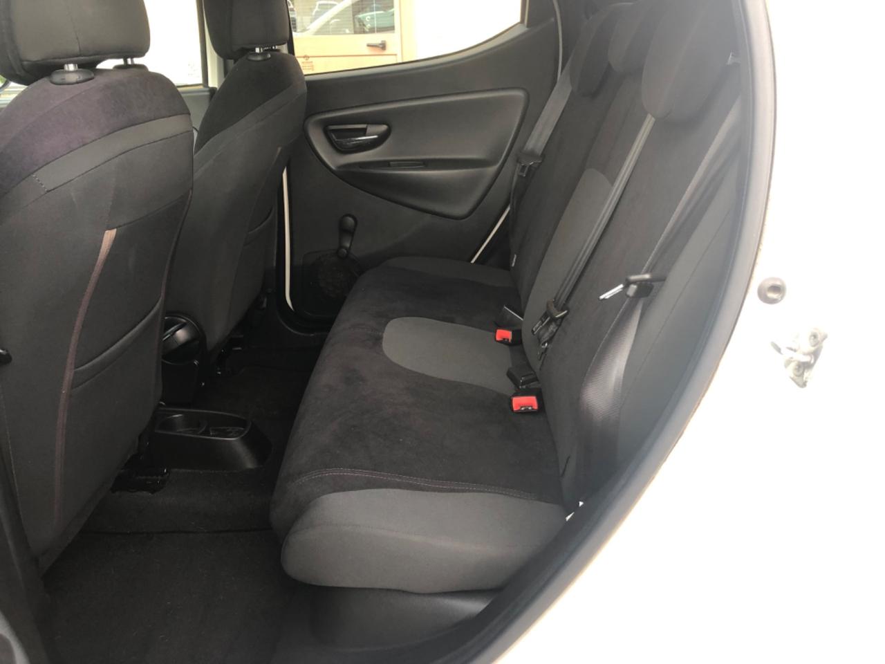 Lancia Ypsilon 1.2 69 CV Unyca 2011