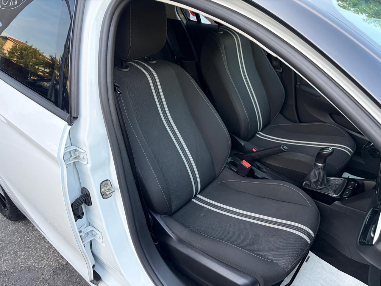 Opel Corsa 1.2 Design & Tech