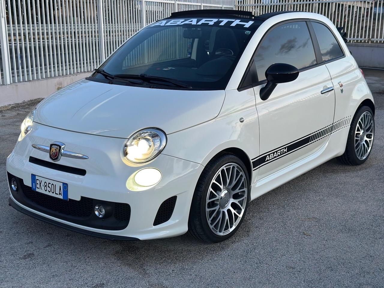 Abarth 500 C 2011 1.4 Turbo 140CV AUT. PARI AL NUO