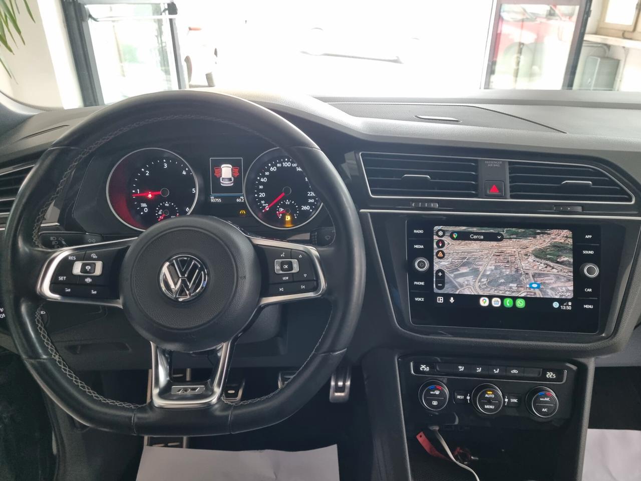 Volkswagen Tiguan 1.6 TDI R-Line, Black Pack, Full led