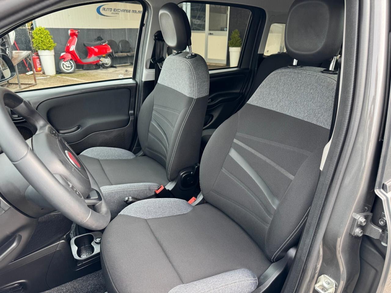 Fiat Panda 1.0 Lounge S&S Hybrid Red