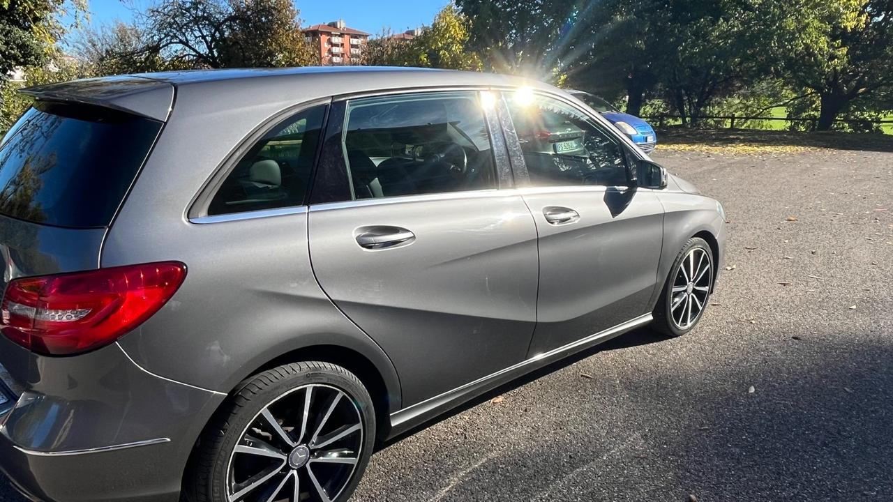 Mercedes-benz B 200 250 Automatic Premium
