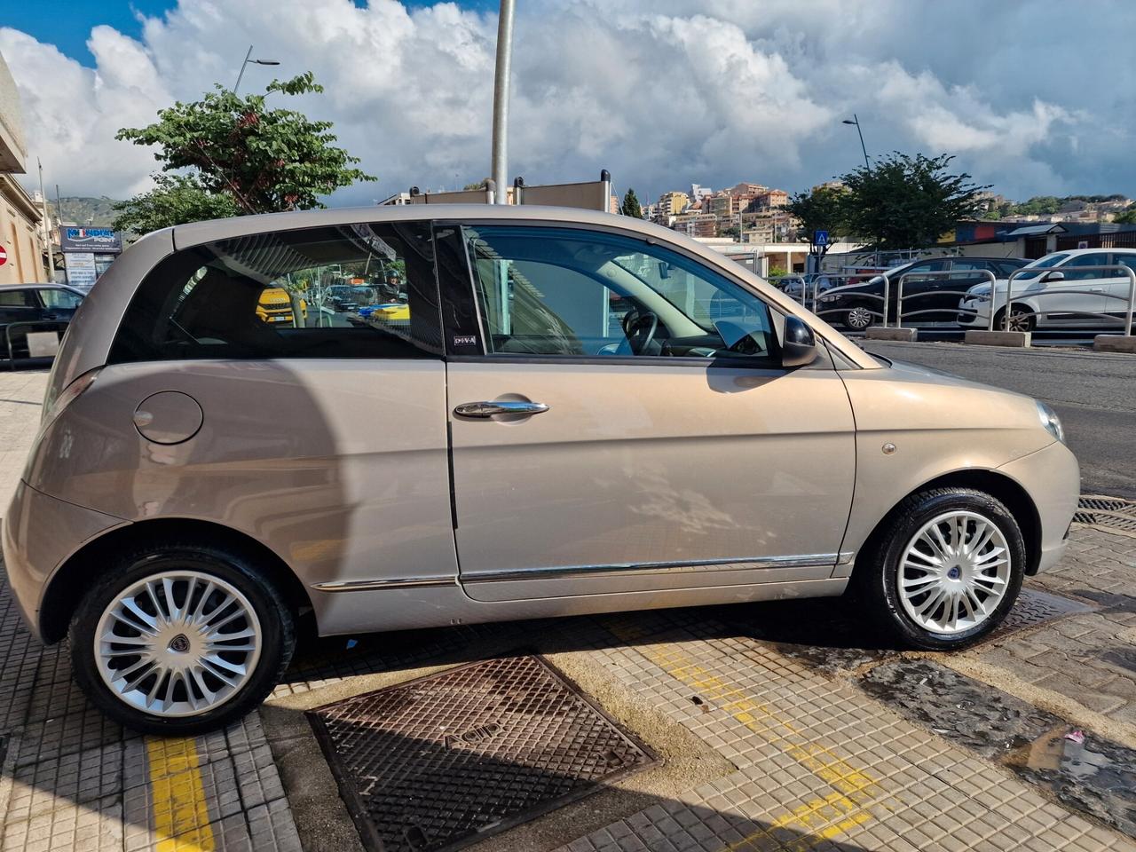 Lancia Ypsilon 1.2 69 CV Diva