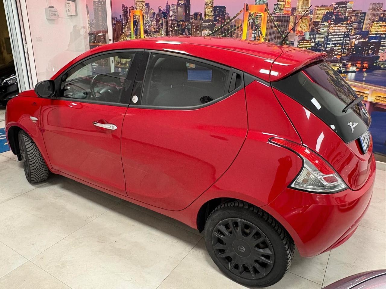 Lancia Ypsilon 1.2 69 CV 5 porte GPL Ecochic Silver