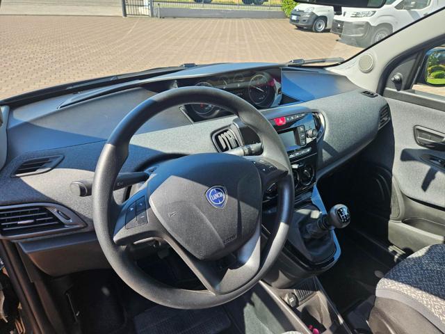 LANCIA Ypsilon 1.0 FireFly 5 porte S&S Hybrid Ecochic Silver
