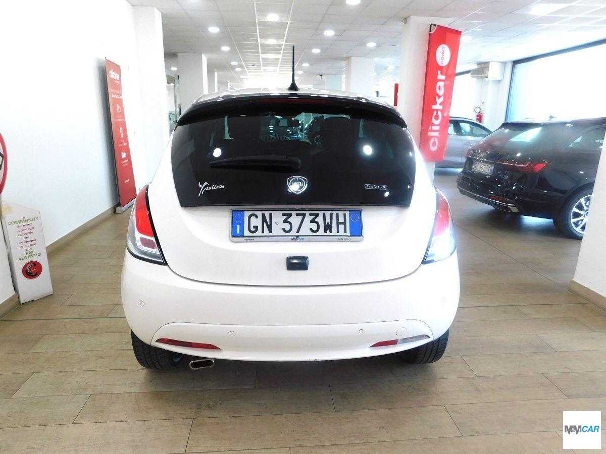 LANCIA - Ypsilon - 1.0 FireFly 5p.S&S Hybryd Gold