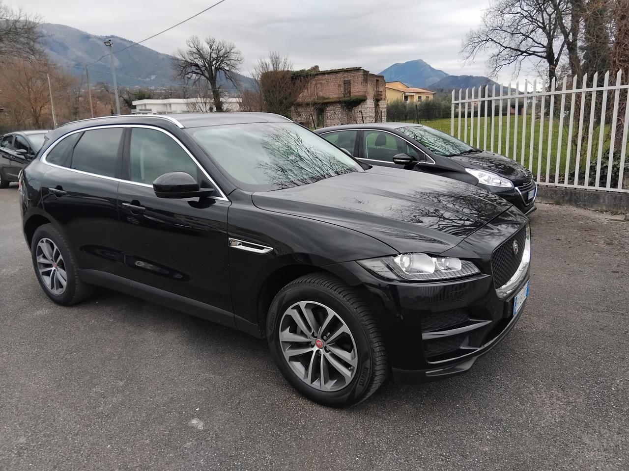 Jaguar F-Pace 2.0 D 180 CV Portfolio
