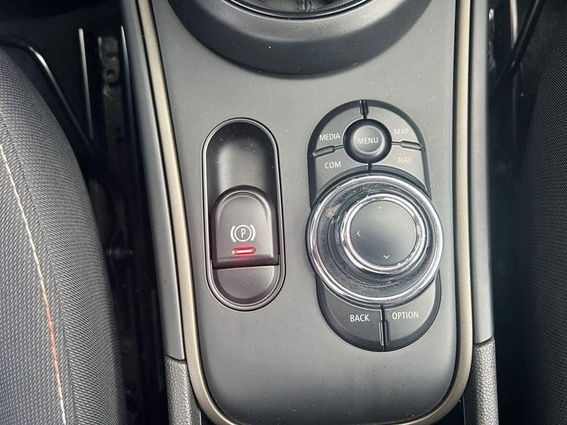 MINI Countryman Cooper D Essential automatica
