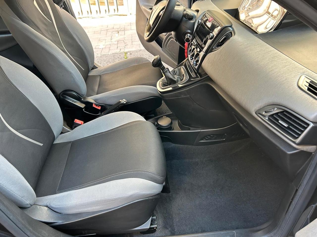 LANCIA YPSILON 1.3 MJT 95CV – 2012 – UNIPROPRIETARIO – GARANZIA 12 MESI – PARI AL NUOVO