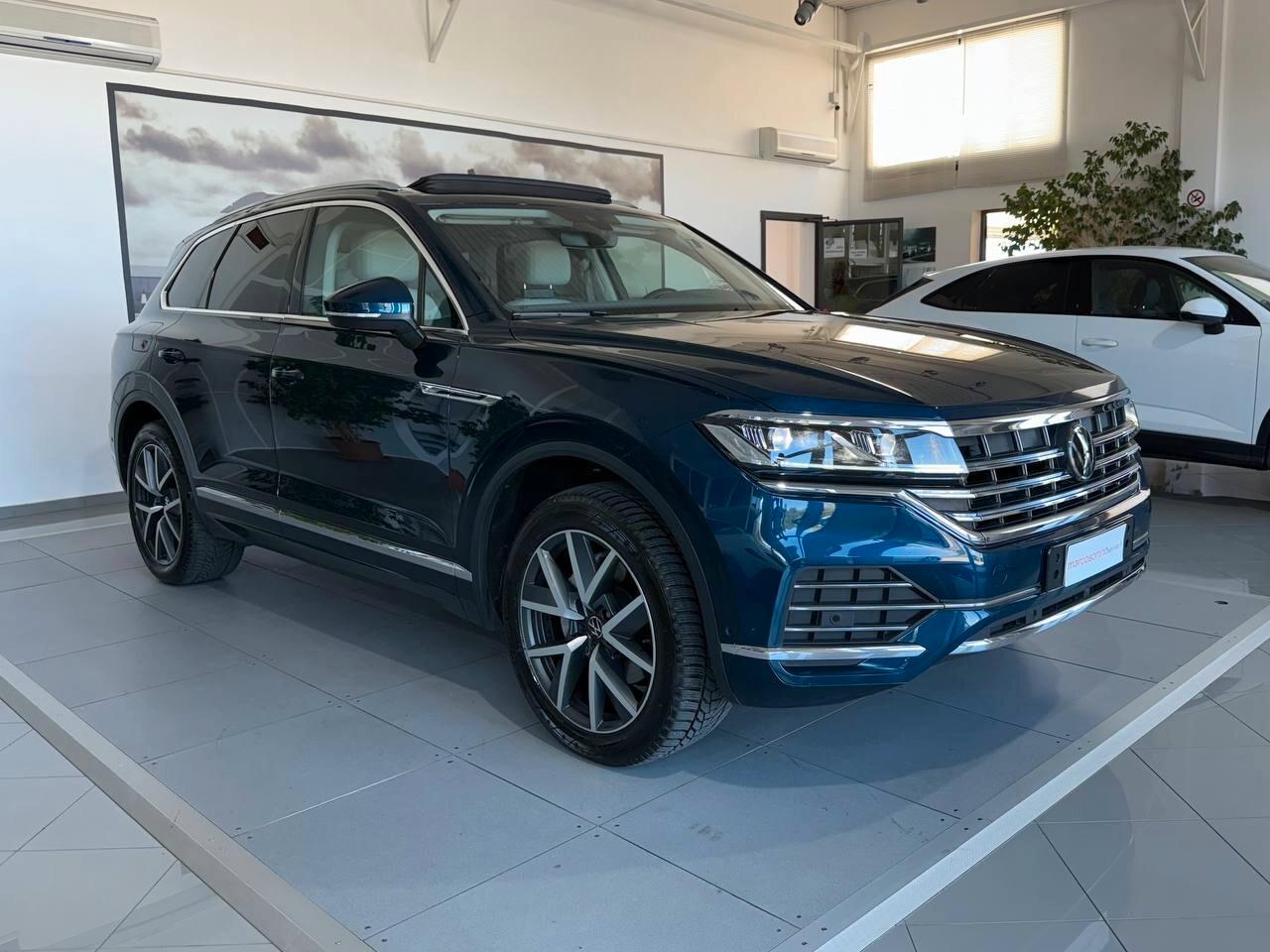 TOUAREG 3.0 V6 TDI SCR 4WD AUTOMATIK 285 CV MOD. ELEGANCE TETTO PANORAMICO ED APRIBILE