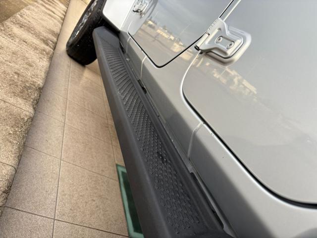 JEEP Wrangler Unlimited 2.0 PHEV ATX 4xe Sahara Overland.