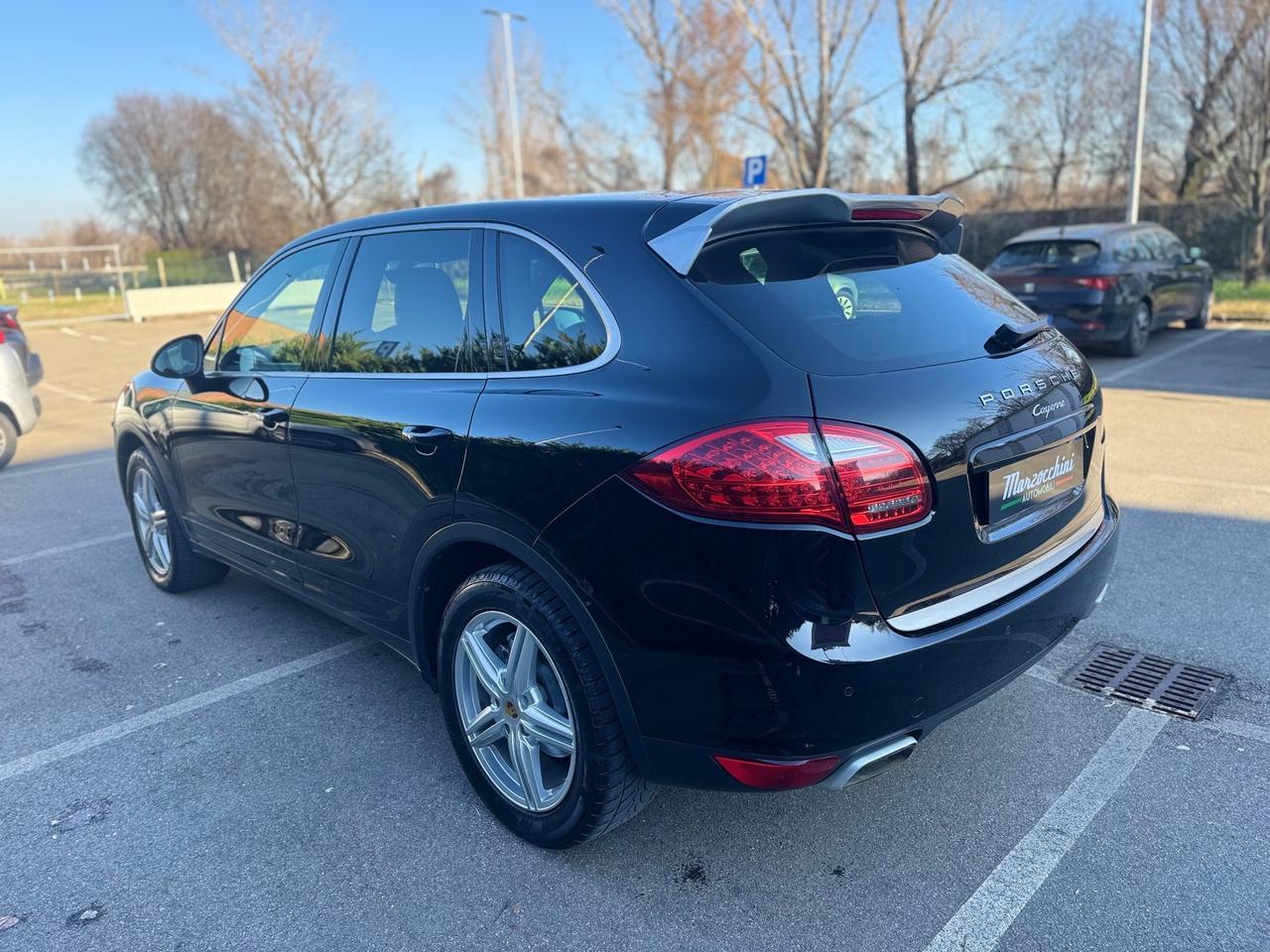 PORSCHE CAYENNE 3.0 V6 PLATINUM EDITION