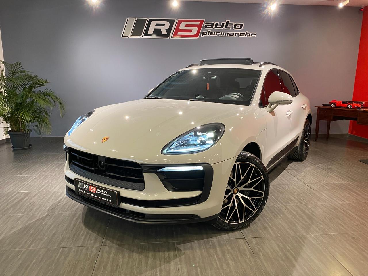 Porsche Macan 2.0 Sport Chrono GESSO