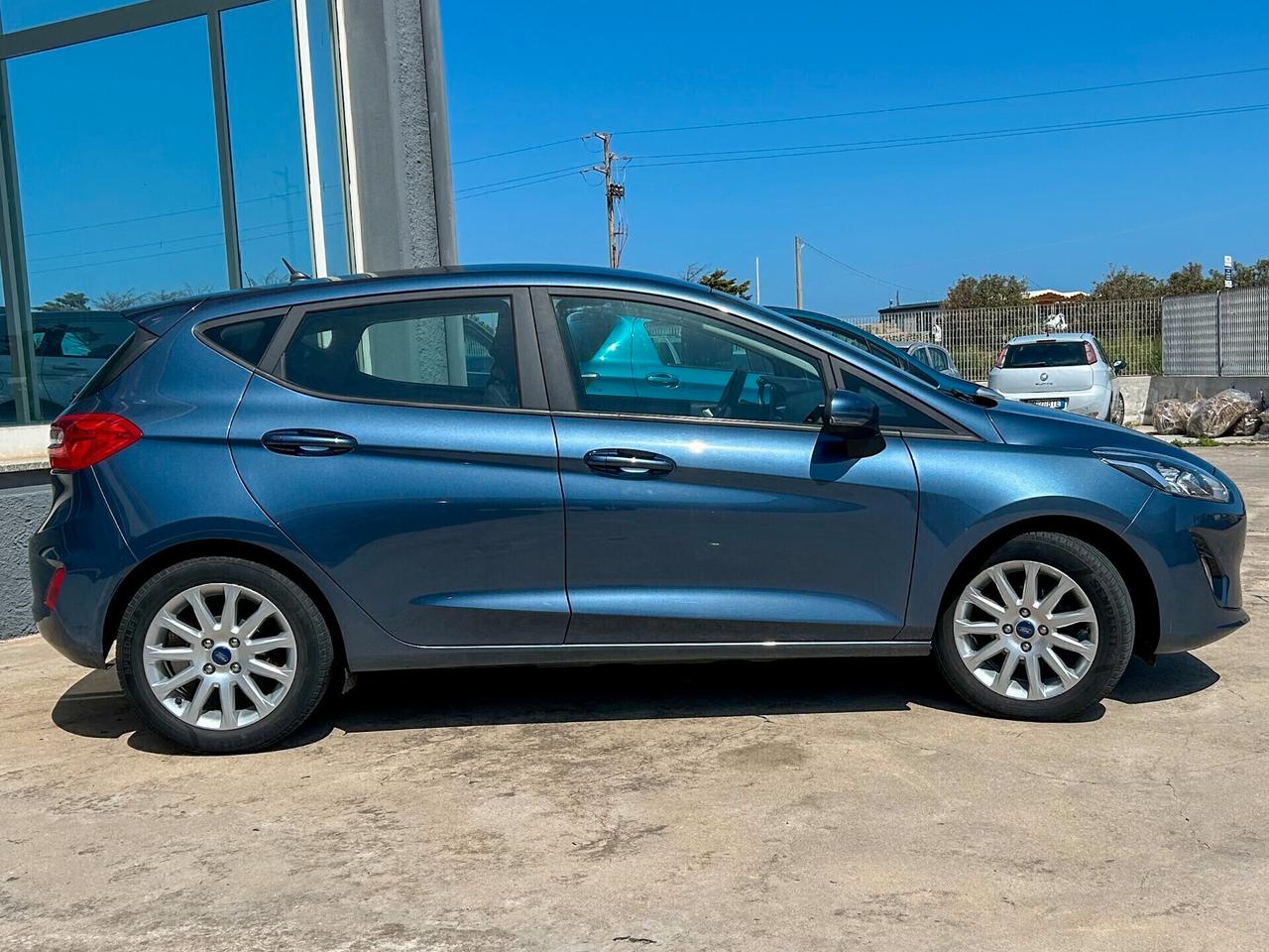Ford Fiesta 1.1 Ti-VCT 5 porte Connecta