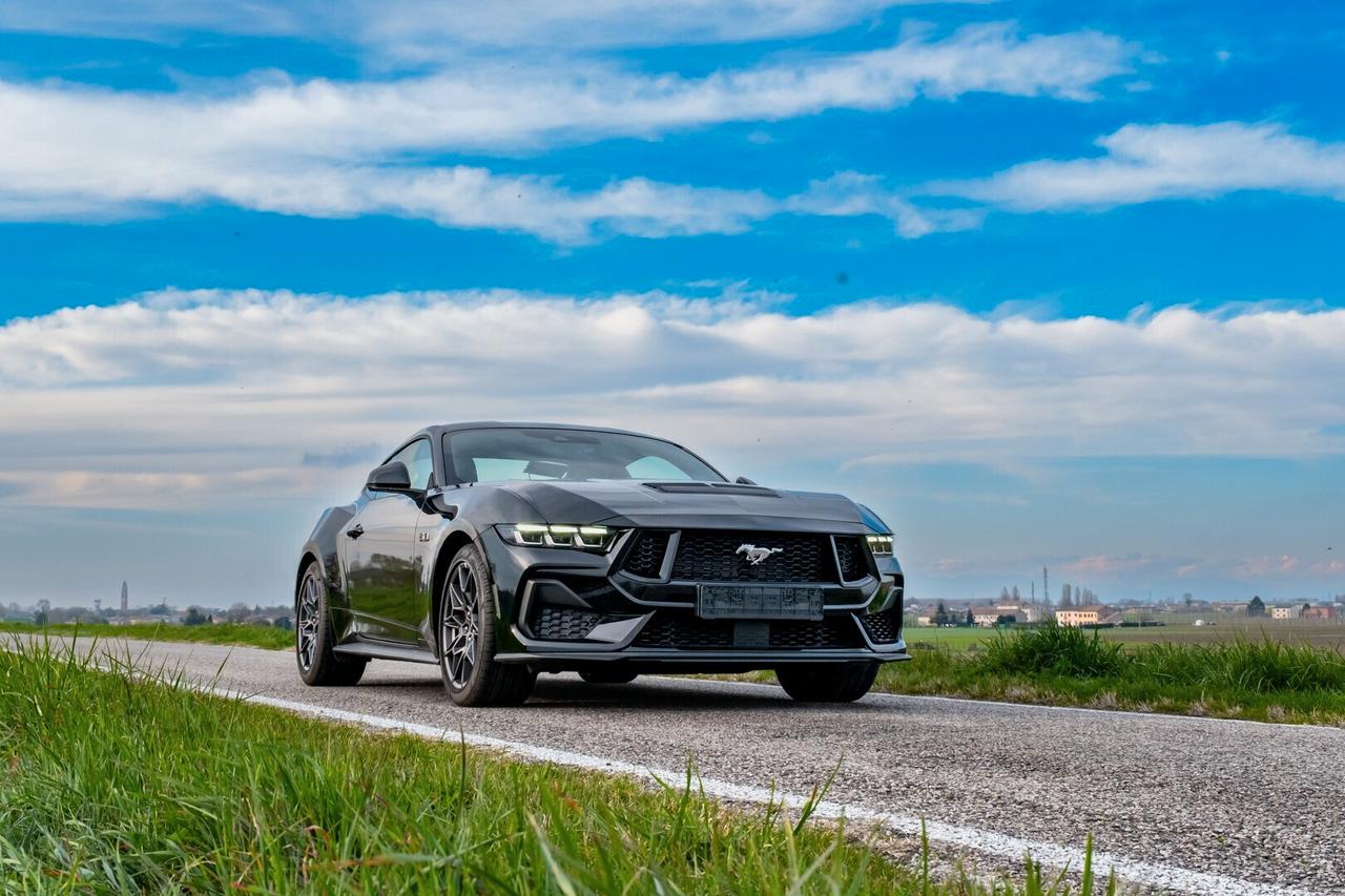 Ford Mustang GT COUPE' PREMIUM 2026