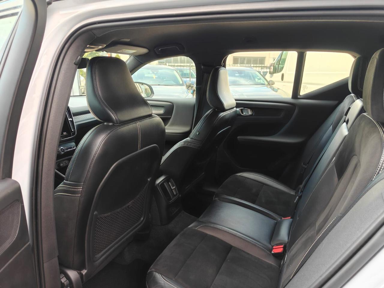 Volvo XC40 T5 Recharge Plug-in Hybrid automatico Plus Dark