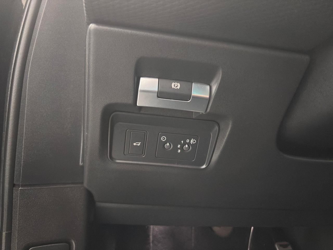 LAND ROVER RANGE ROVER EVOQUE R-DYNAMIC D180 S