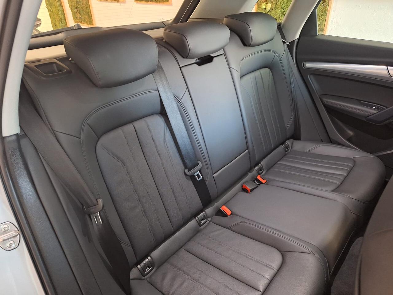 Audi Q5 40 TDI quattro Business Design