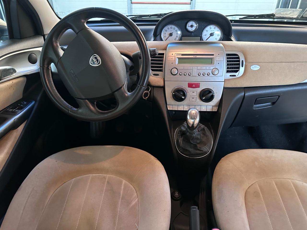 Lancia Ypsilon 1.4 Oro