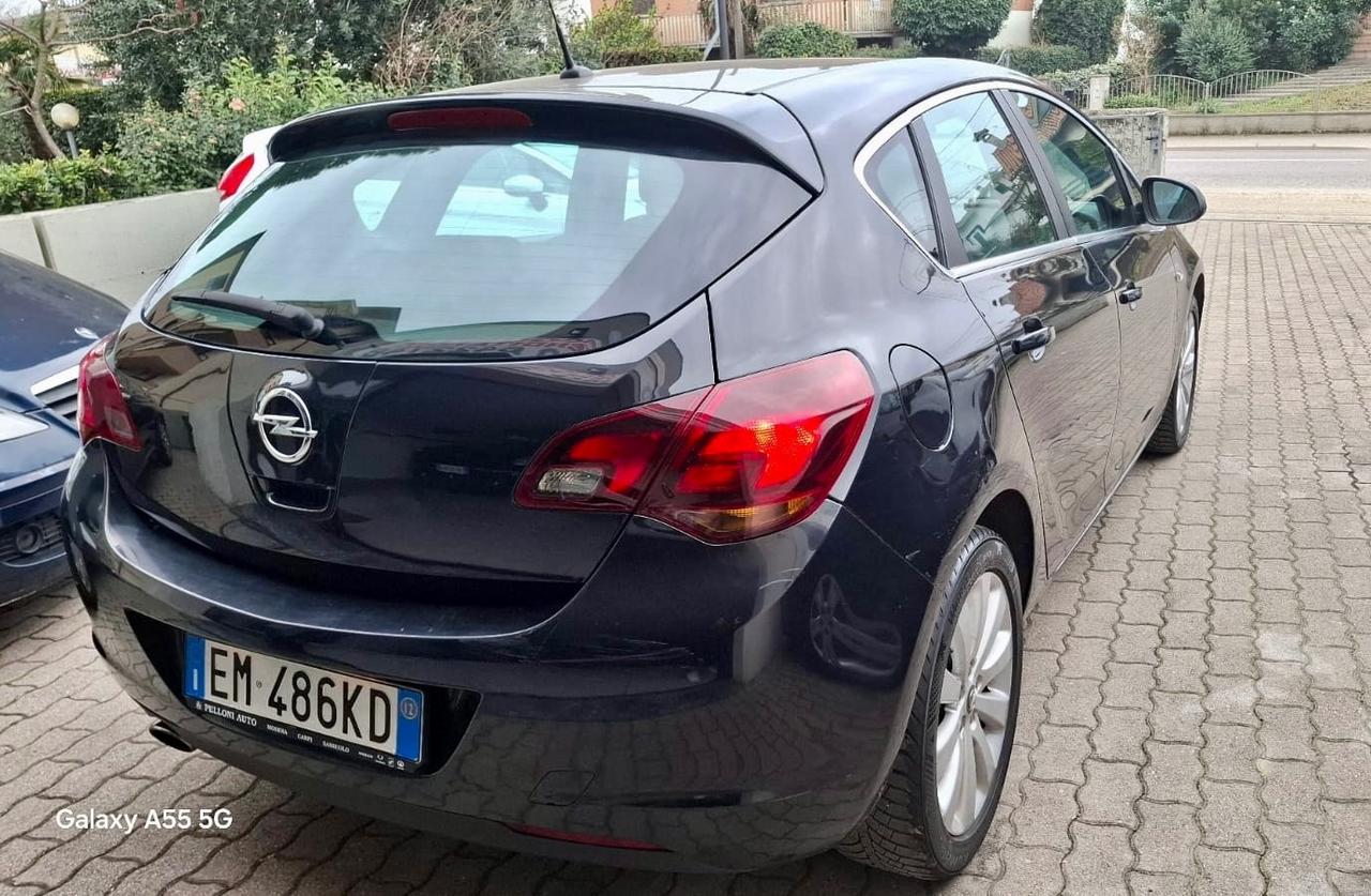 Opel Astra 1.4 Turbo 140CV 5 porte GPL Tech Cosmo