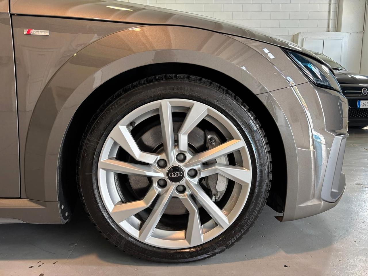 Audi TT Coupé 45 TFSI quattro S tronic S-LINE