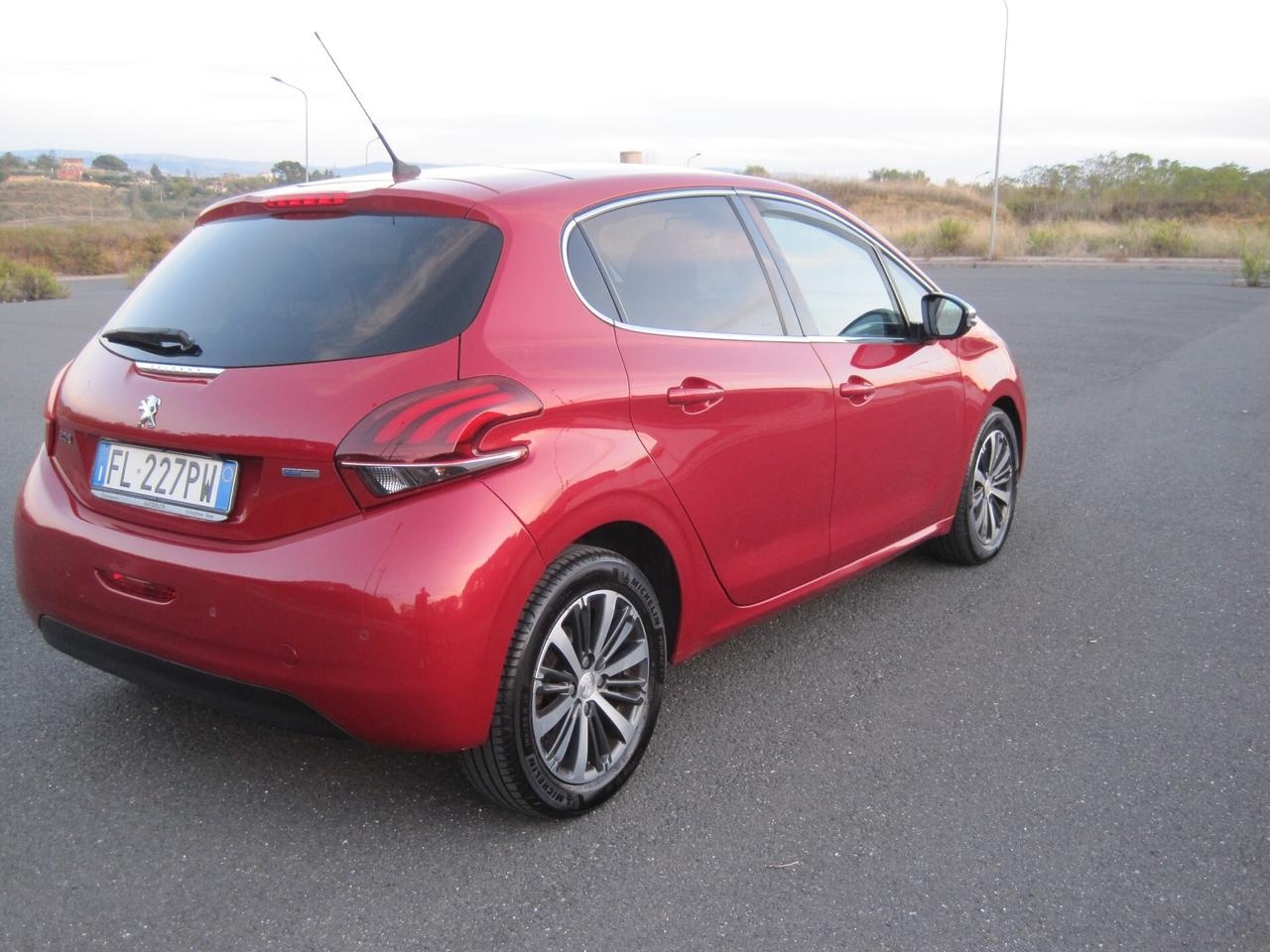 Peugeot 208 PureTech Turbo 110 EAT6 S&S 5 porte Allure