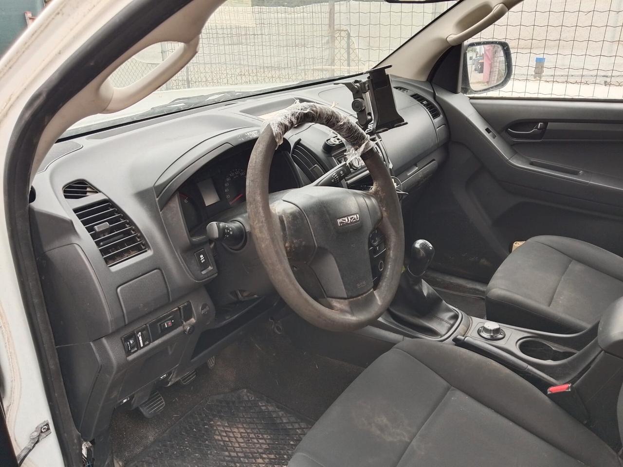 Isuzu D-Max 2.5 CASSONE A SPONDE