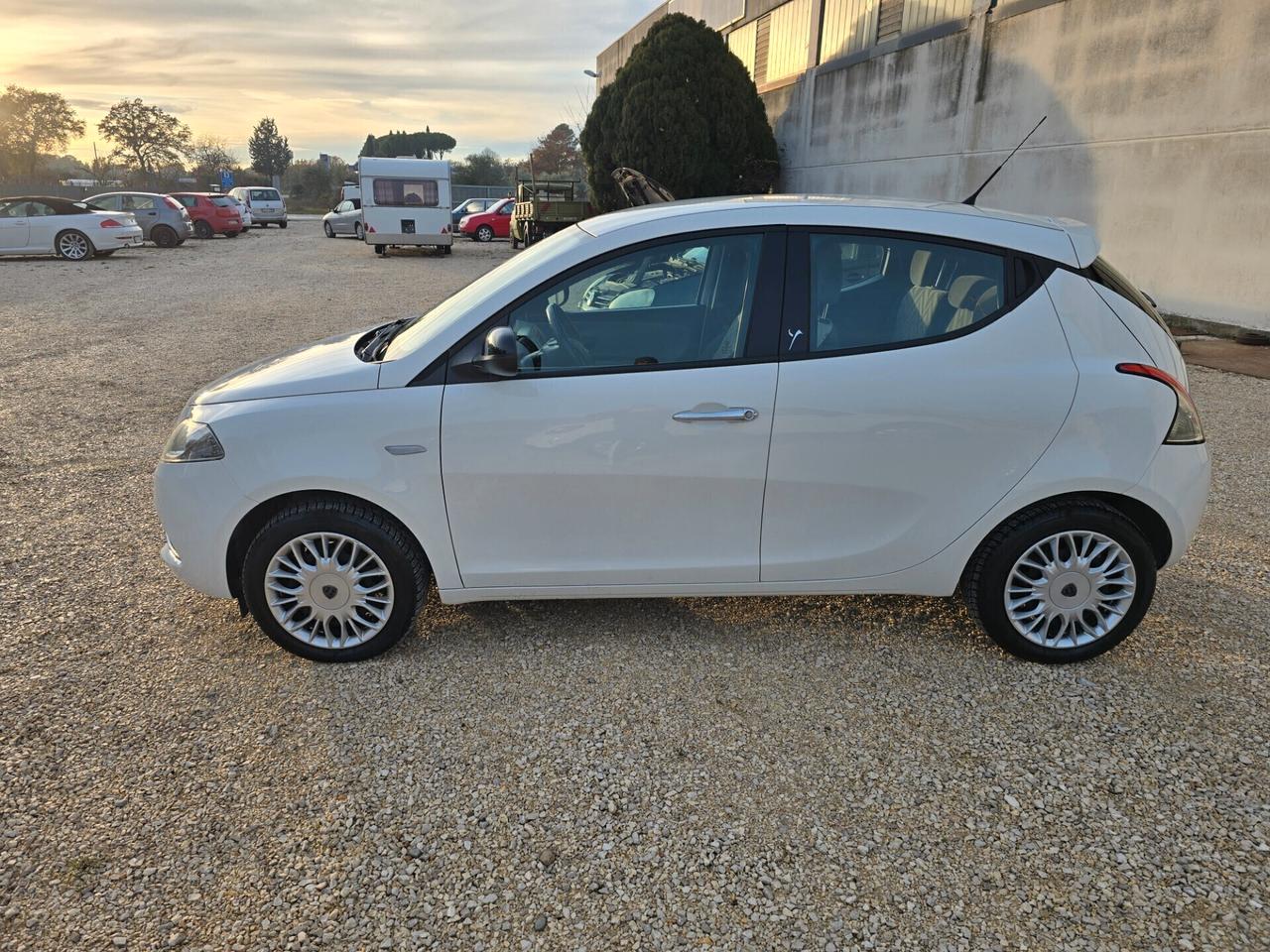 Lancia Ypsilon 1.2 69 CV 5 p benzina