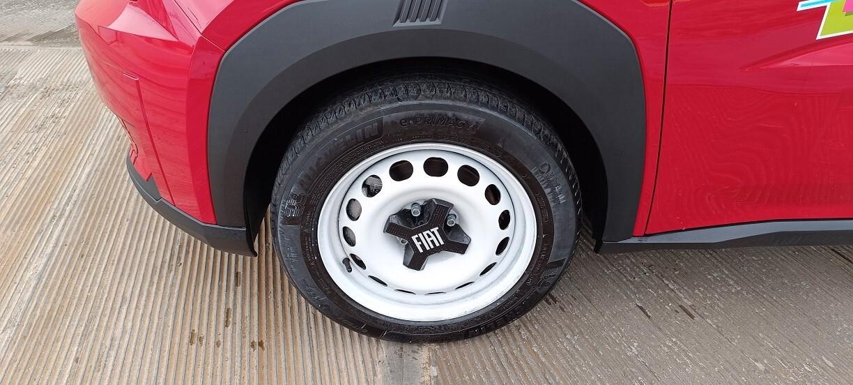 Fiat Grande Panda 44kWh Red