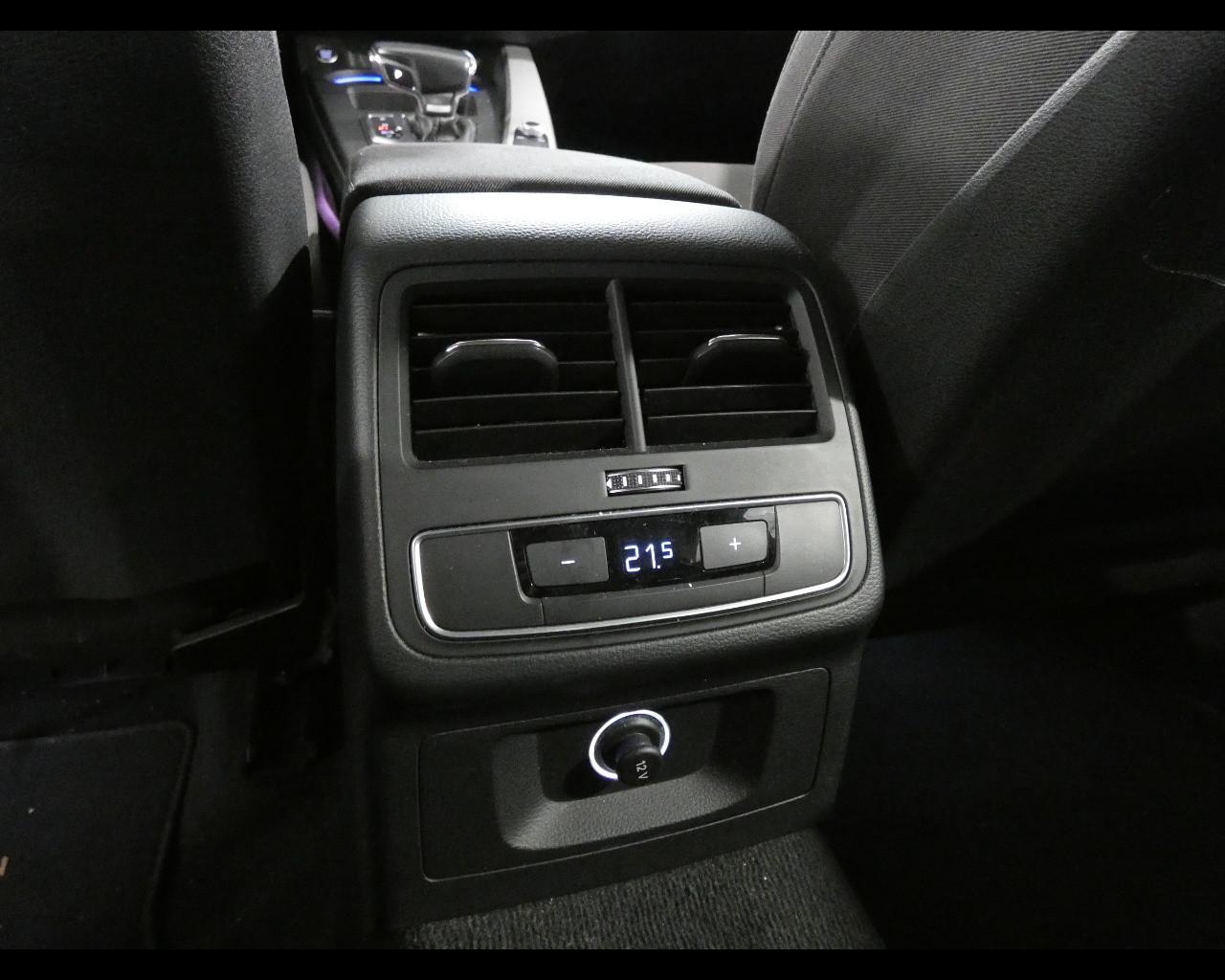 AUDI A4 5ª serie - A4 35 TDI/163 CV S tronic S line edition