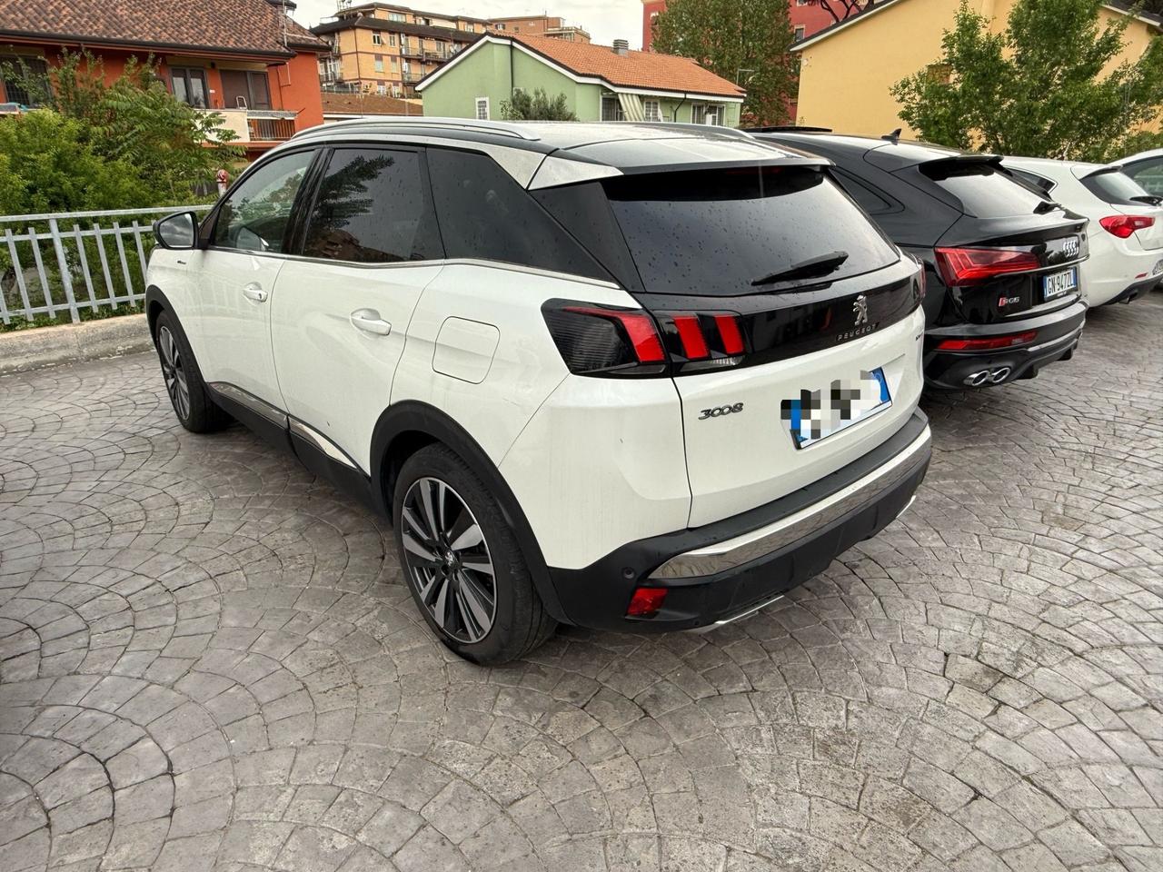 Peugeot 3008 Hybrid4 300 e-EAT8 GT
