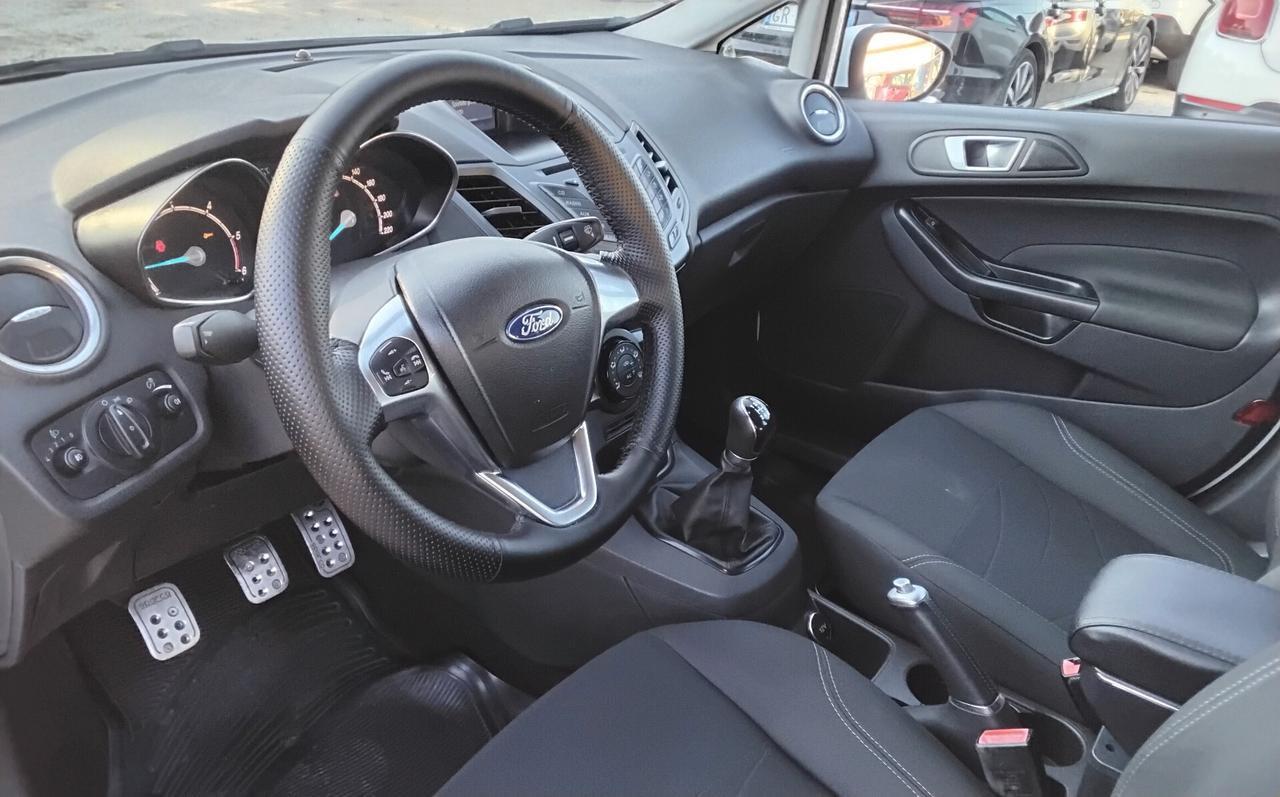 Ford Fiesta 1.5 TDCi 75CV 5 porte Titanium