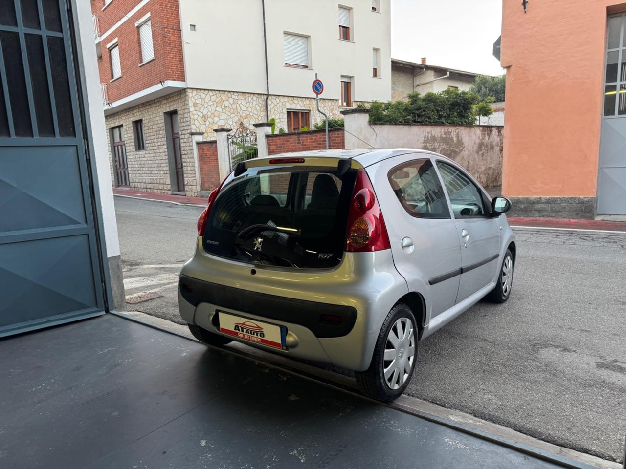Peugeot 107 1.0 68CV 5p. Desir